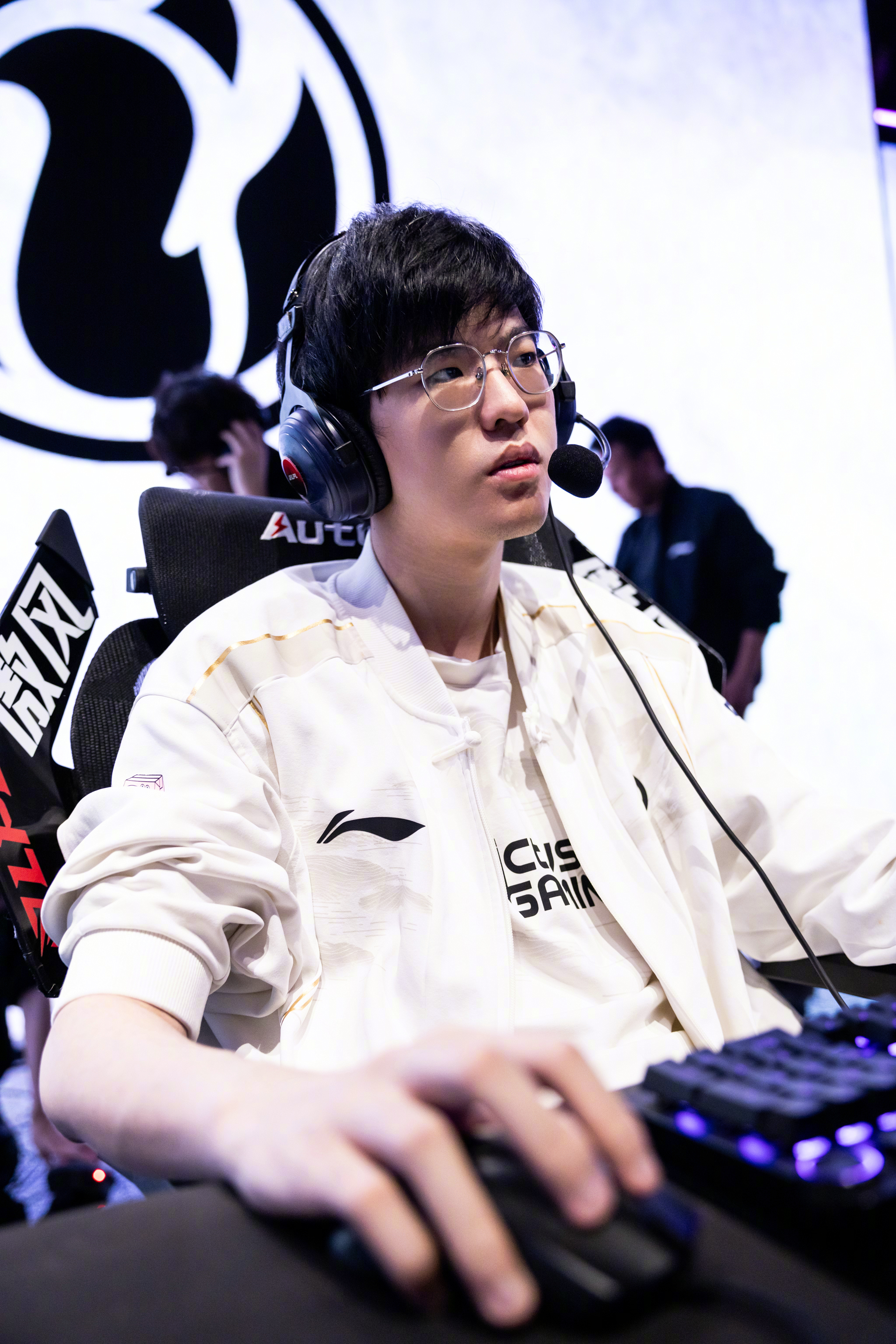 JDG险胜TES,SwordArt绝境逆转 JDG险胜TES,SwordArt绝境逆转