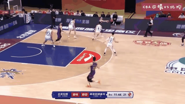 关于球星爆发！CBA赛场再现神级操作的信息