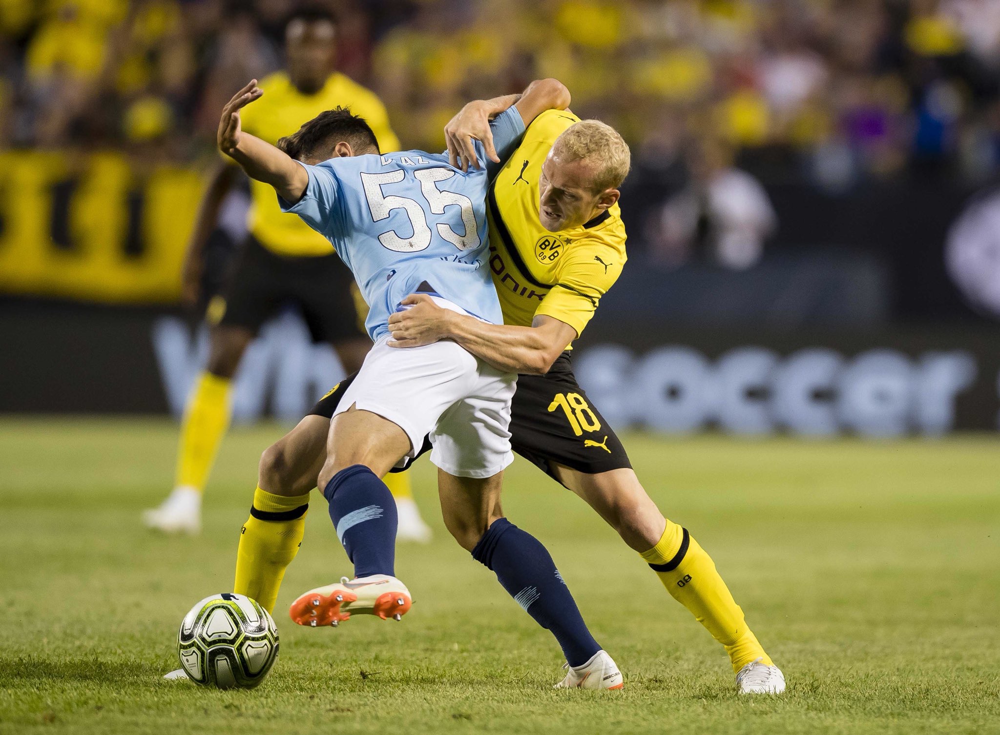 多特蒙德碾压乌拉圭，加维高光表现