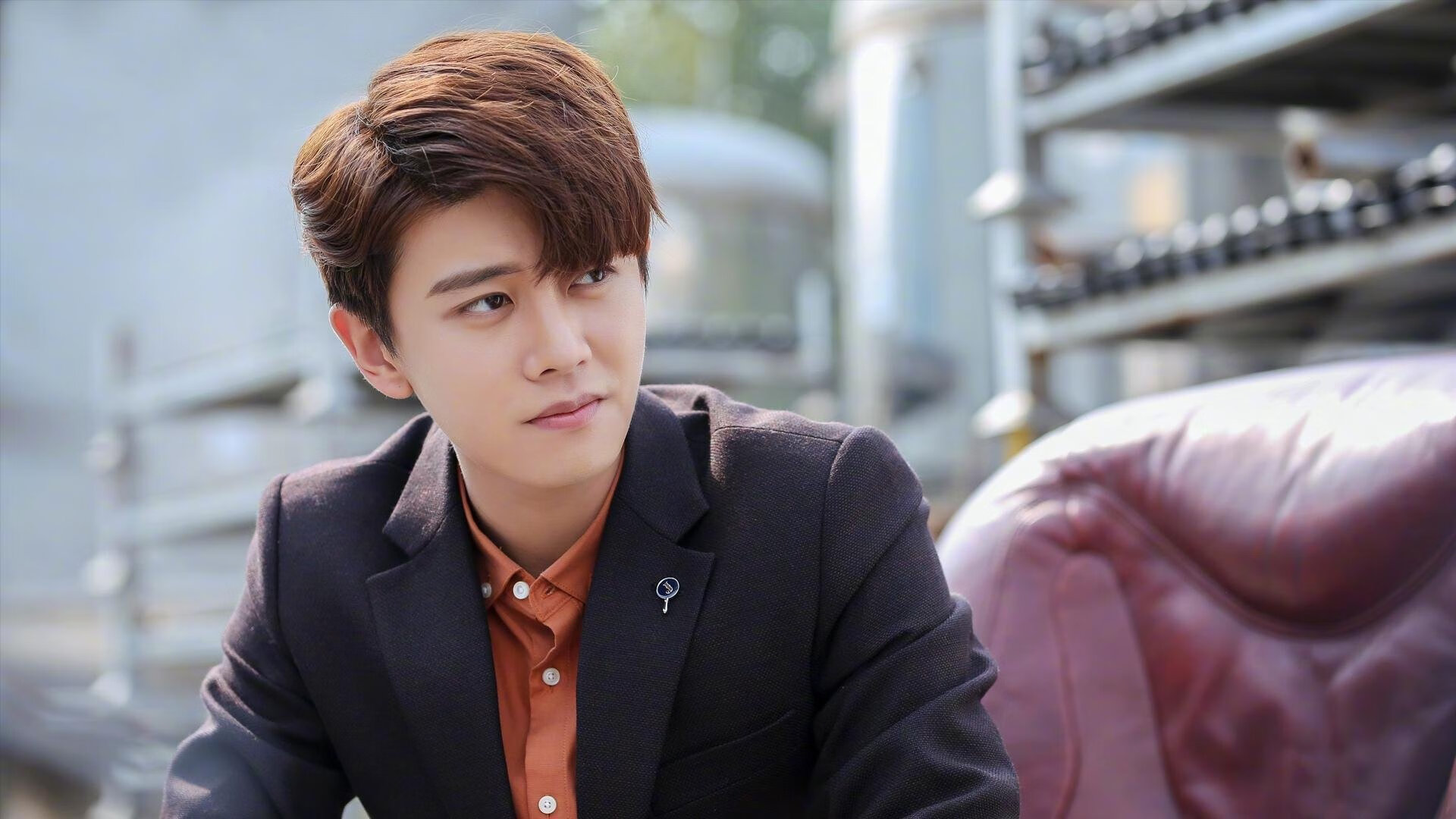 午夜对垒,当球拍统治草地,一场绝杀重写体育史