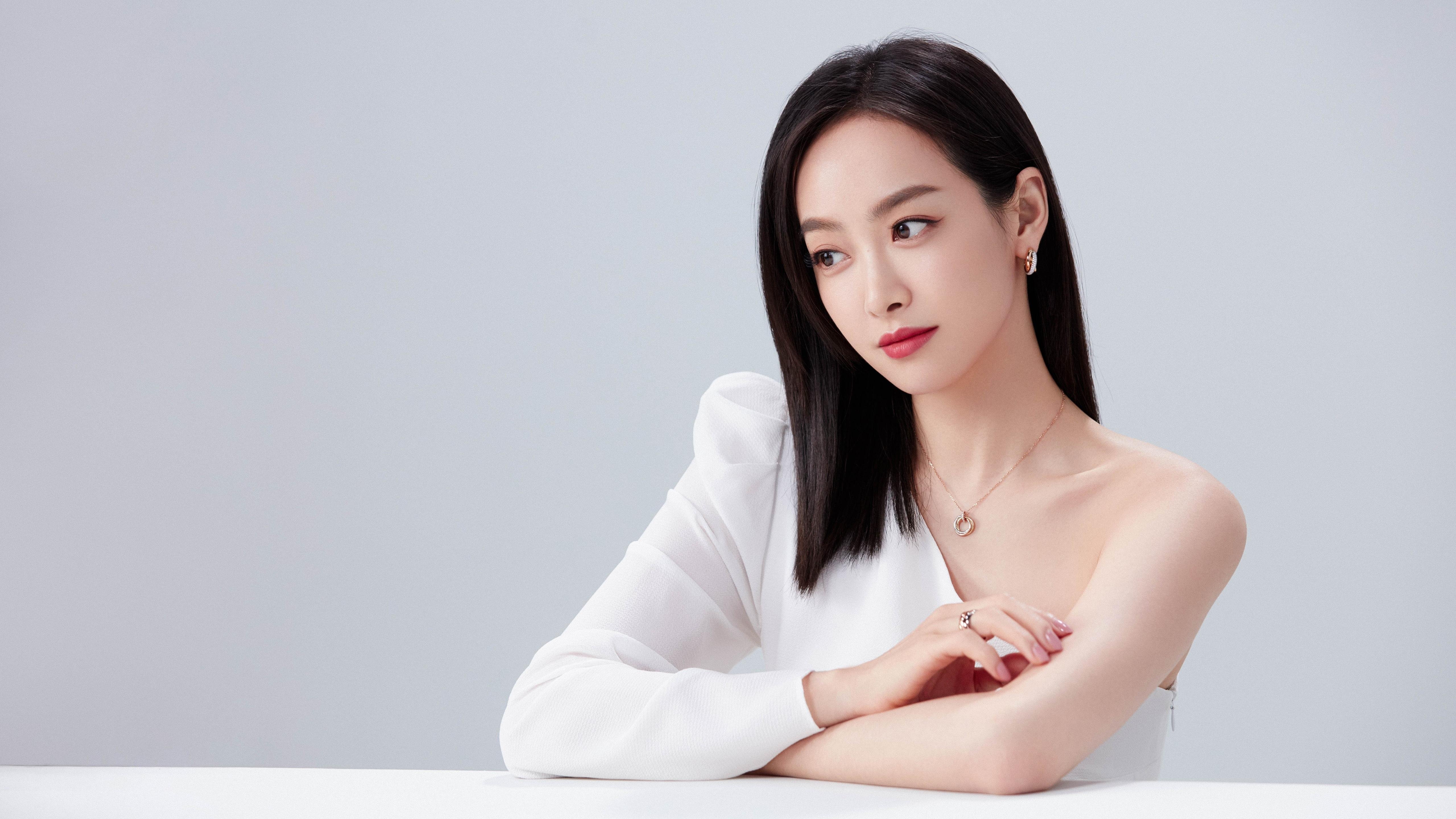 银箭破晓与铁蹄之痕，当阿斯顿马丁的王座碾过威廉姆斯的废墟