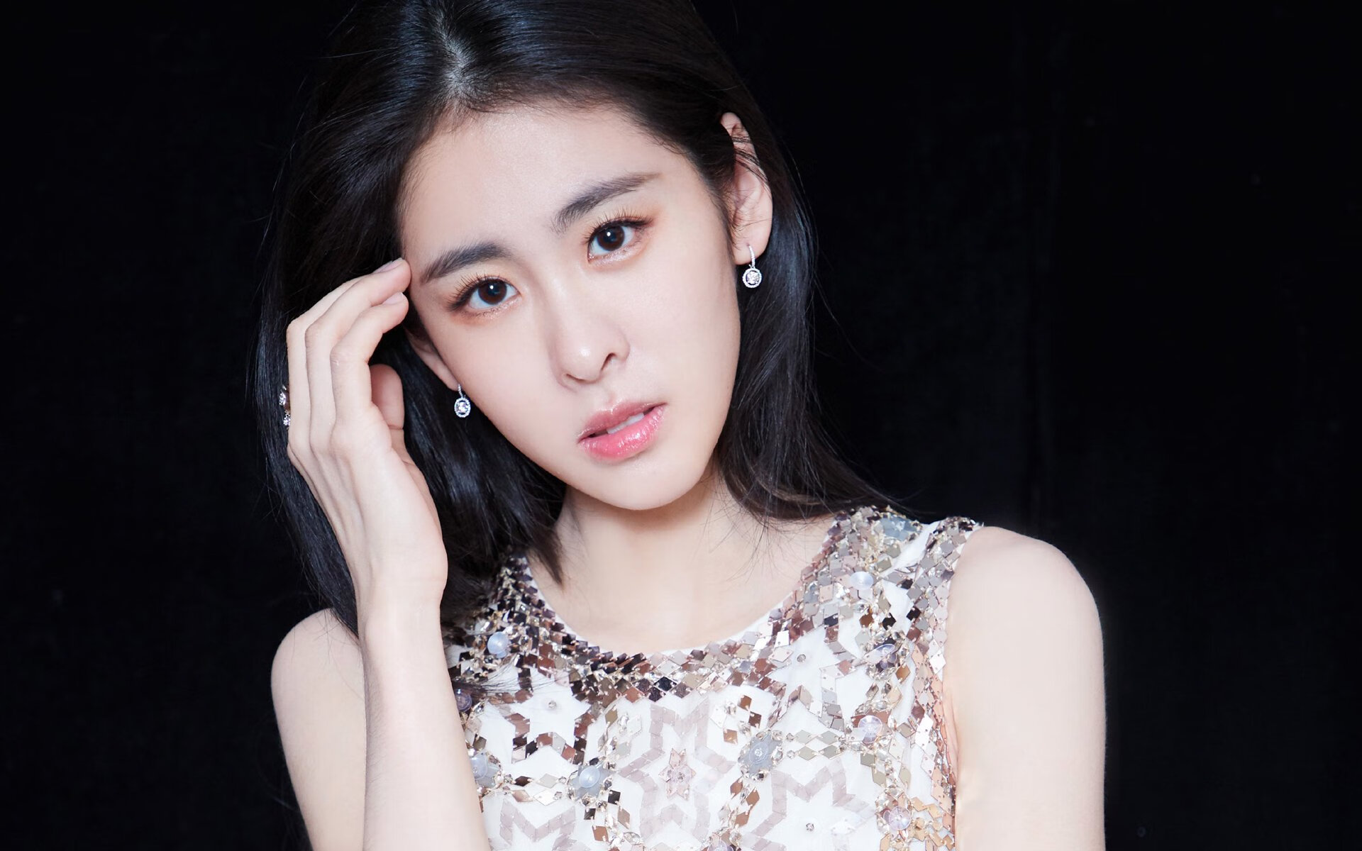 红色狂潮,法拉利横扫梅赛德斯;孤胆英雄诺里斯扛起全队