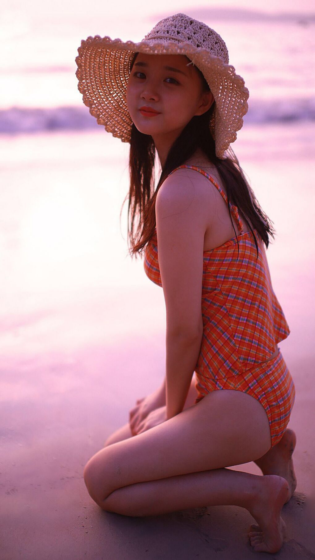 爱游戏体育-客厅里的平行宇宙，当F1引擎的尖叫压过终场哨音