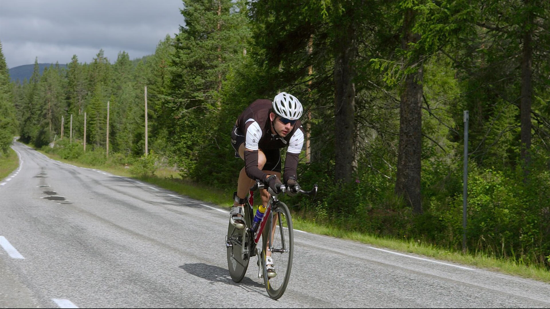 平行篮球宇宙，当利拉德轰下71分的同一夜，上海队却击碎了活塞的另一场梦